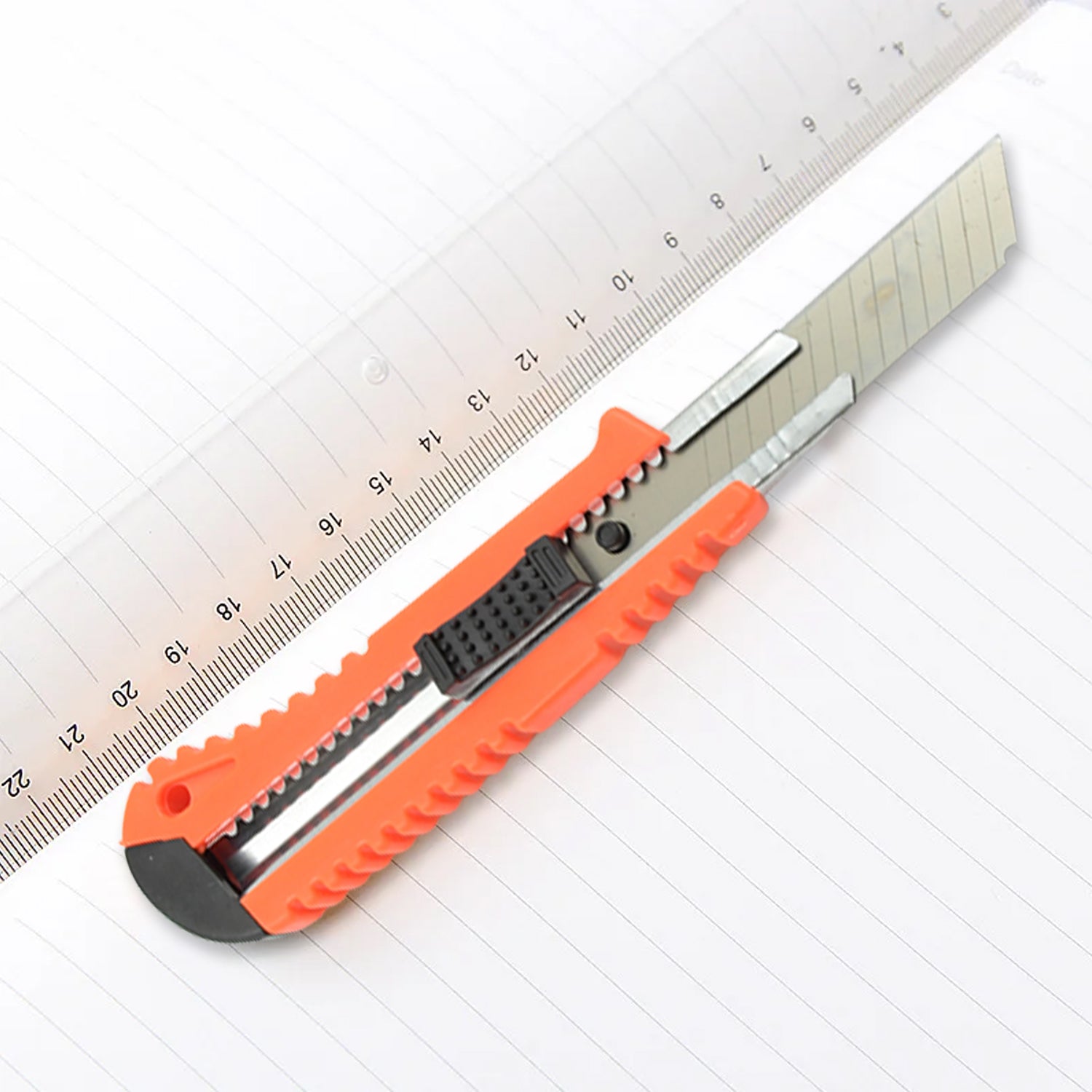 Multi-Use Heavy Duty Iron Cutter – Precision Utility Knife Blade (18mm)