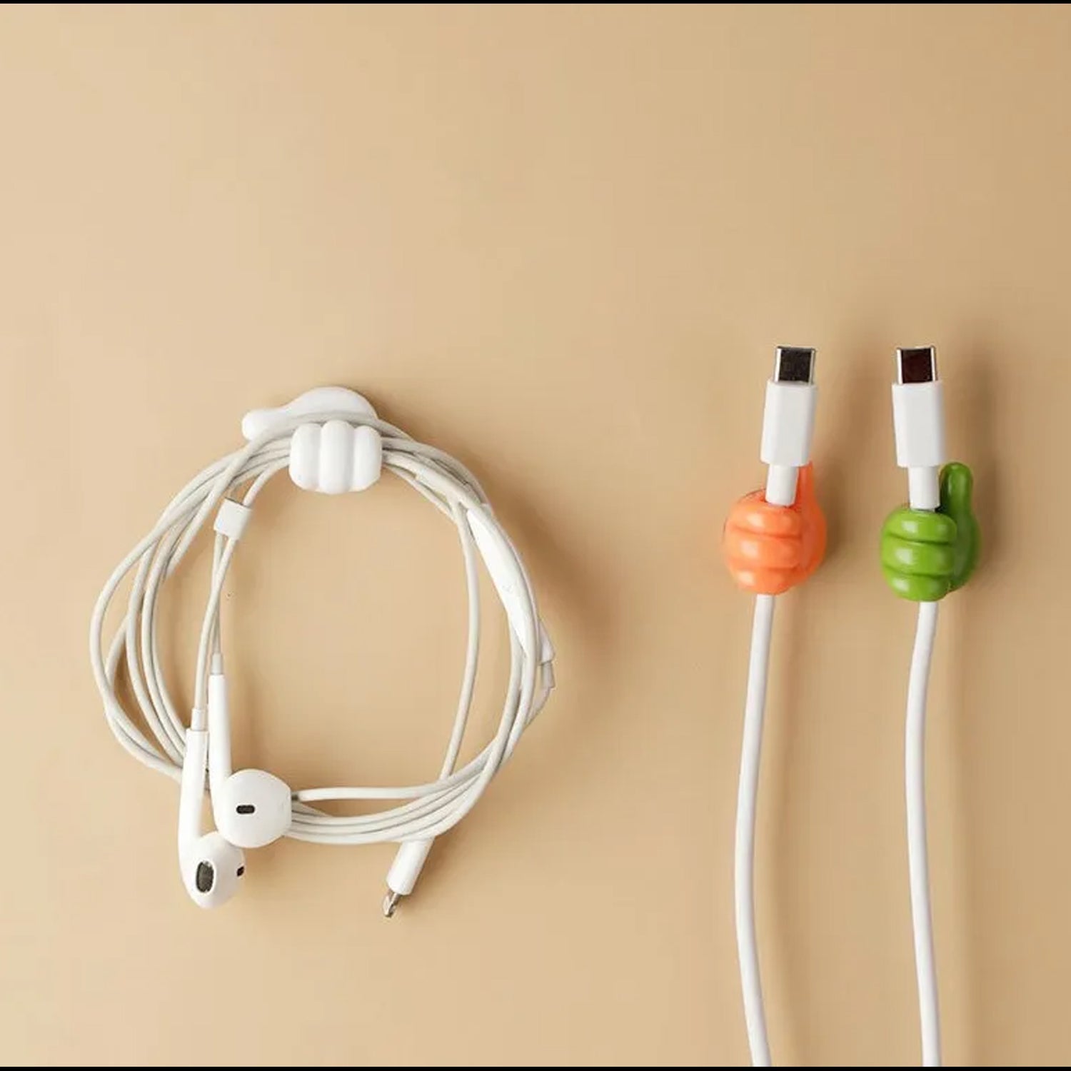A mini utility hanger holding a small cloth, demonstrating its secure anti-slip hold.